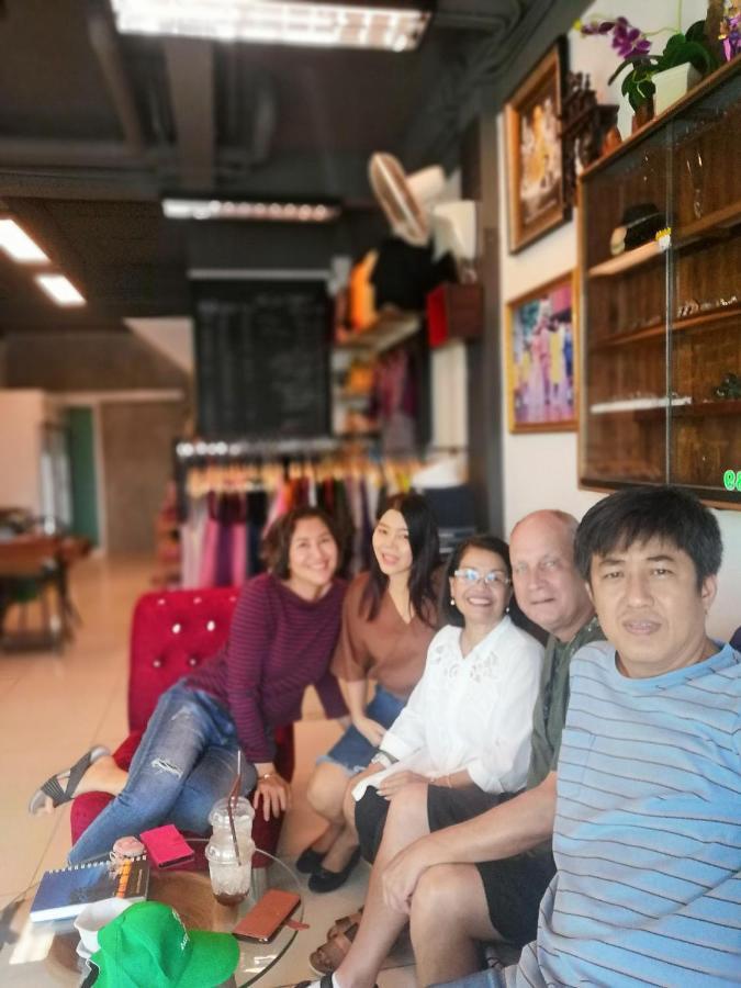Aekkalukthai Hostel Rayong Zewnętrze zdjęcie