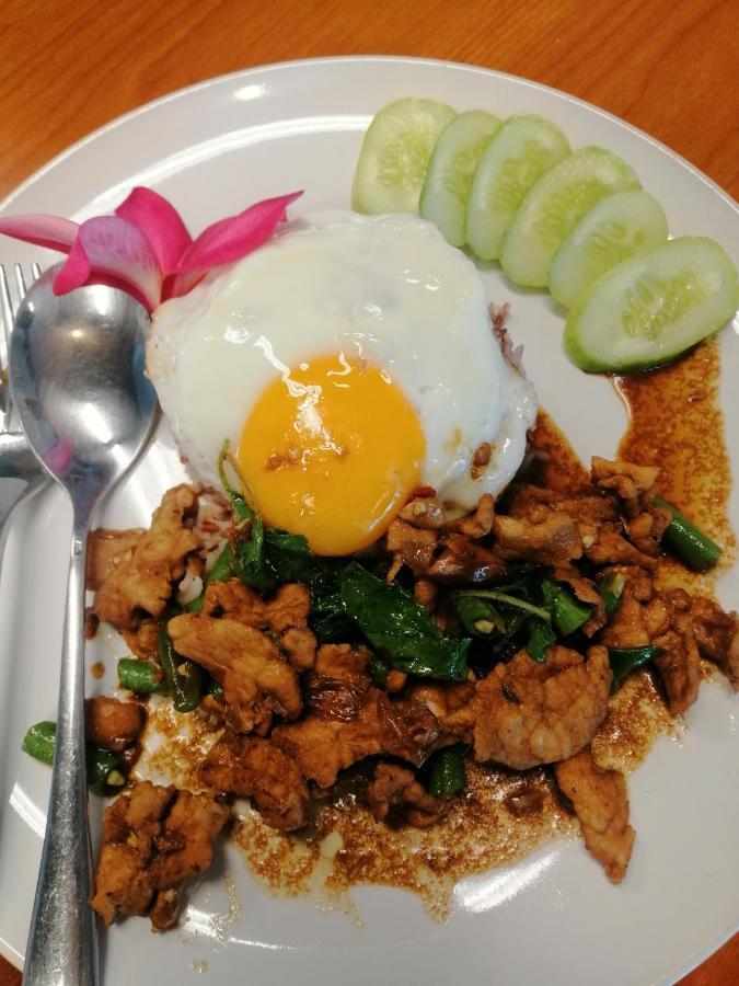 Aekkalukthai Hostel Rayong Zewnętrze zdjęcie