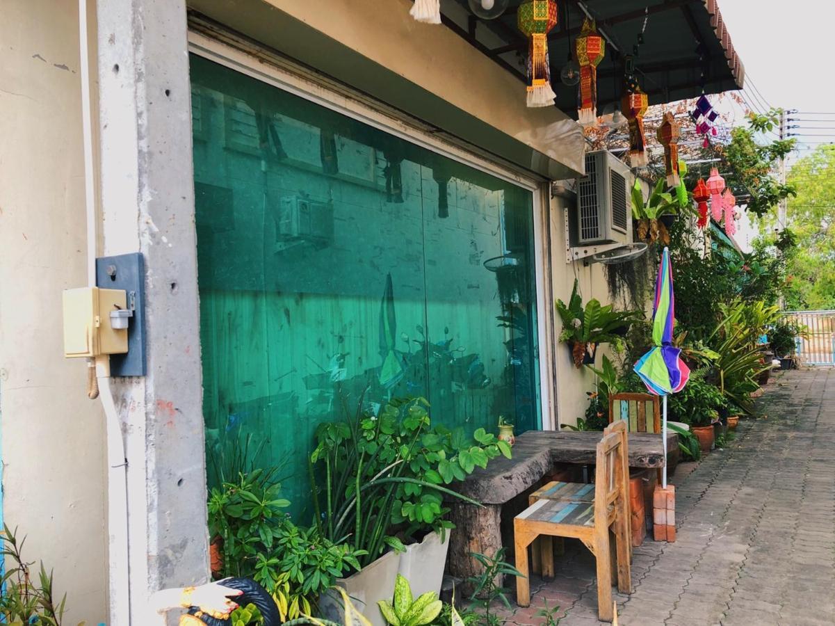Aekkalukthai Hostel Rayong Zewnętrze zdjęcie