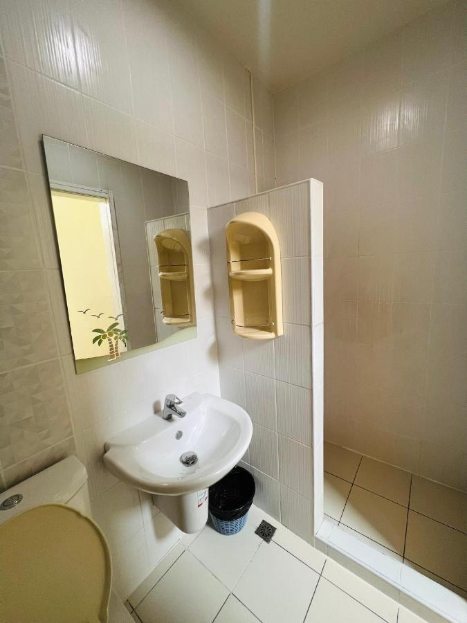Aekkalukthai Hostel Rayong Zewnętrze zdjęcie