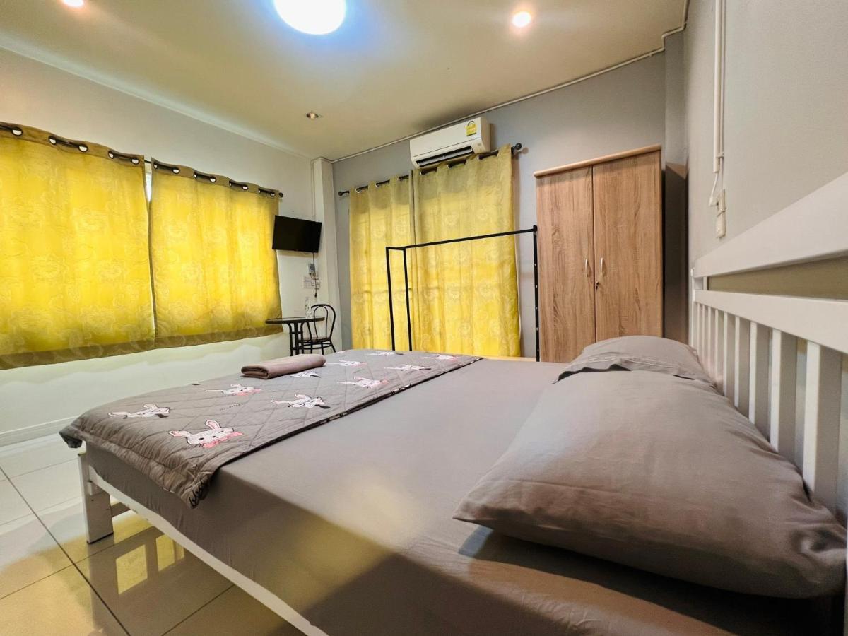 Aekkalukthai Hostel Rayong Zewnętrze zdjęcie