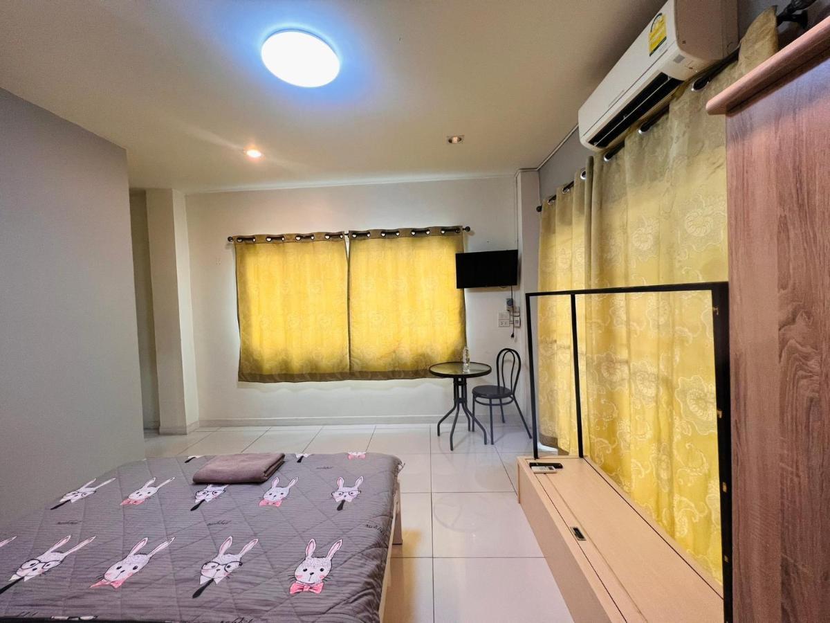 Aekkalukthai Hostel Rayong Zewnętrze zdjęcie