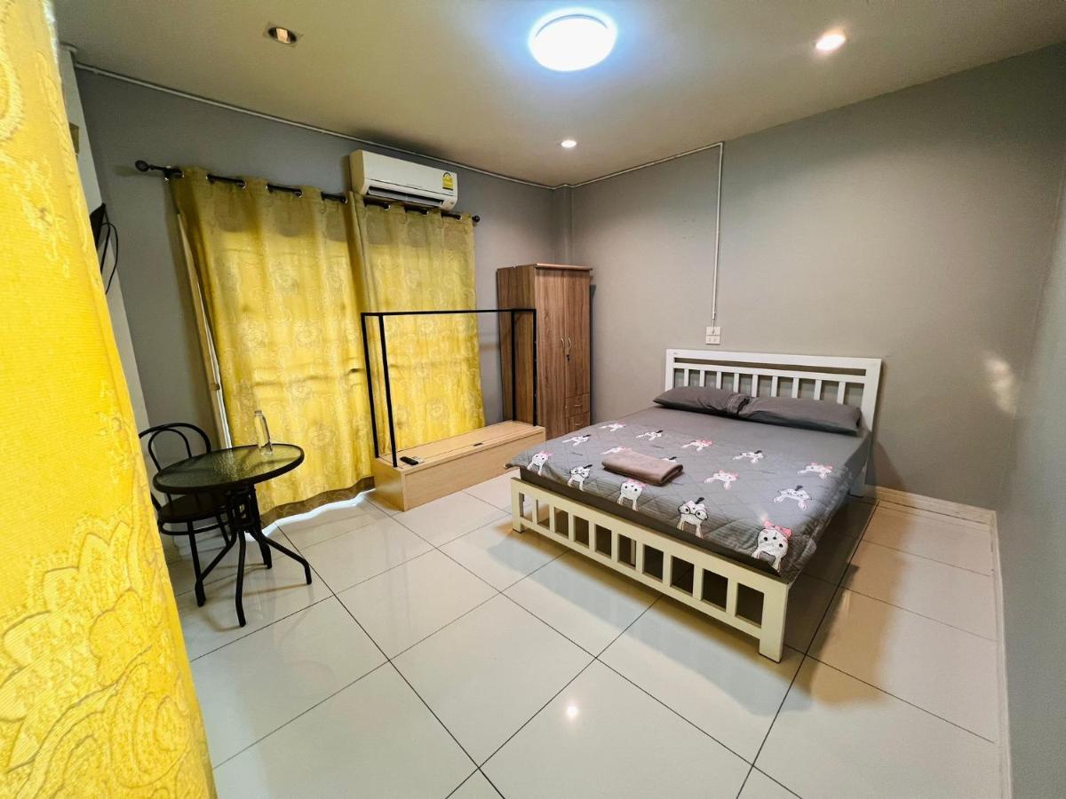 Aekkalukthai Hostel Rayong Zewnętrze zdjęcie