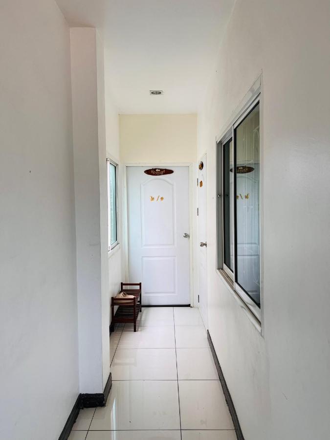 Aekkalukthai Hostel Rayong Zewnętrze zdjęcie