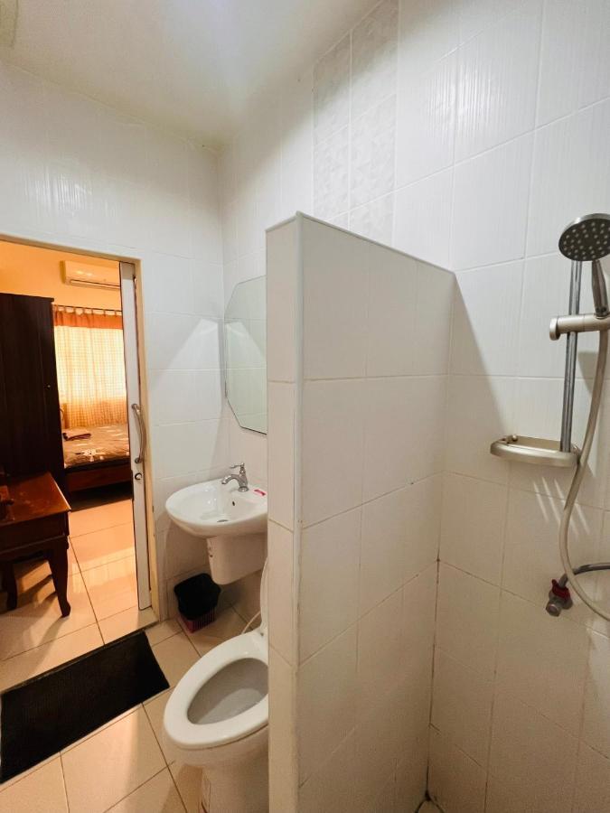 Aekkalukthai Hostel Rayong Zewnętrze zdjęcie