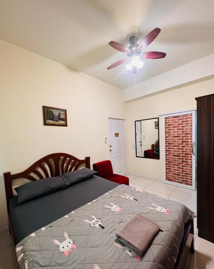 Aekkalukthai Hostel Rayong Zewnętrze zdjęcie
