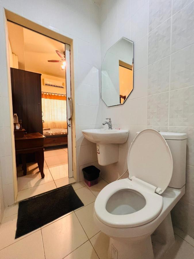 Aekkalukthai Hostel Rayong Zewnętrze zdjęcie
