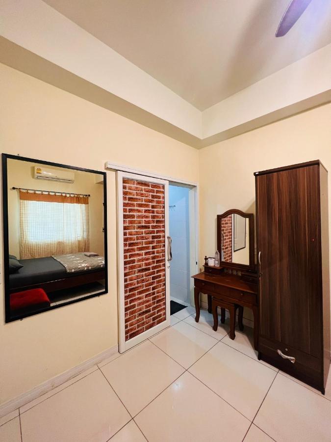 Aekkalukthai Hostel Rayong Zewnętrze zdjęcie