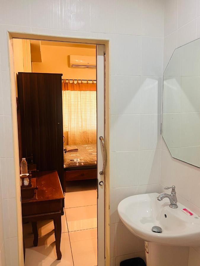 Aekkalukthai Hostel Rayong Zewnętrze zdjęcie